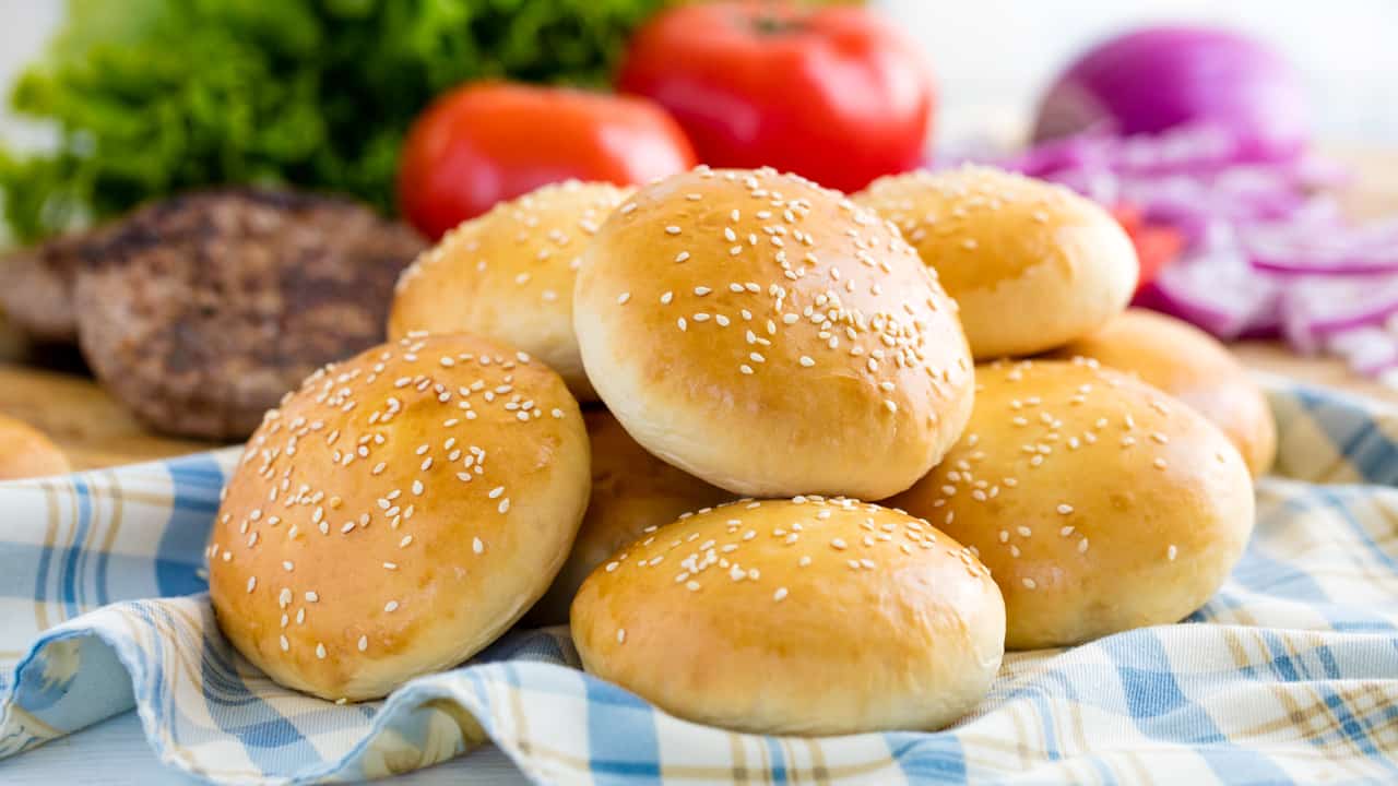 Bake Homemade Hamburger Buns in 1 Hour: Yeast to Oven Guide